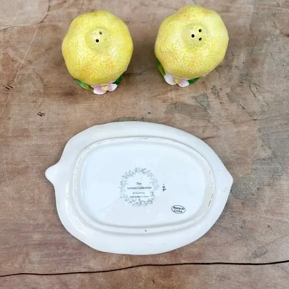 CornerRuby Lemon flower Salt and Pepper Shakers Yellow kitchen country kitsch